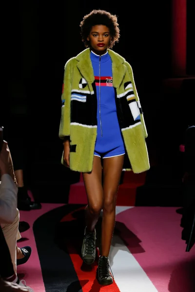 Look 4